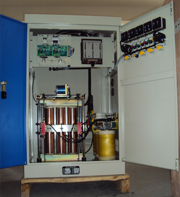 三相補(bǔ)償式穩(wěn)壓器SBW-80kVA